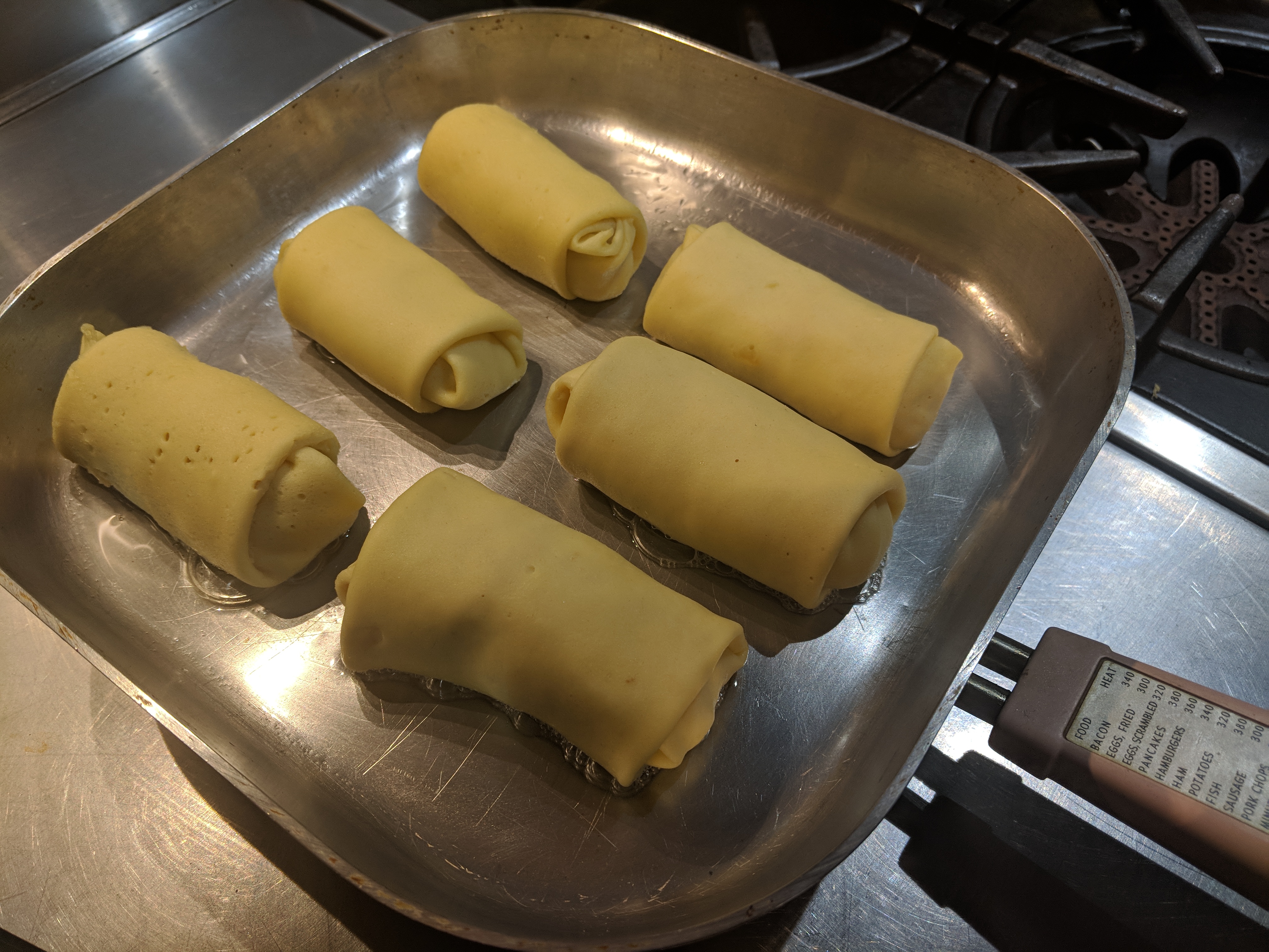 Blintzes, cooking the first side